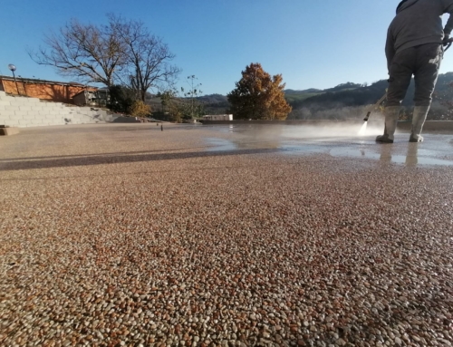 Pavimentazione Rock Wash con breccino naturale – Cortile Villa, Pole (PU)
